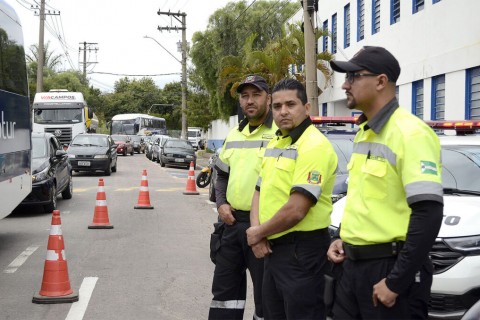 Prefeitura e Detran realizam blitz educativa com motociclistas