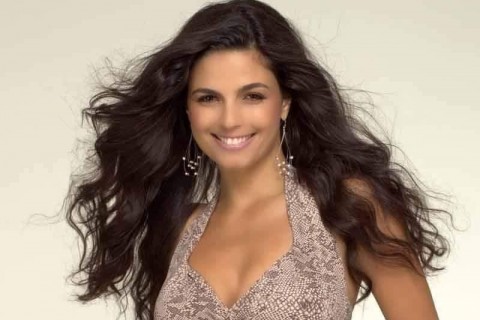 Parabéns para a atriz e cantora Emanuelle Araujo que completa 49 anos.