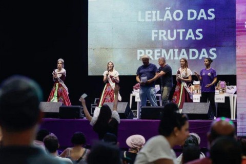Show de drones ilumina céu de Jundiaí na abertura da Festa da Uva 2026