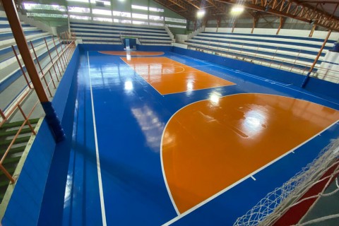 Prefeitura entrega nova quadra poliesportiva e revitalização de ginásio à população Esporte e Lazer - Destaques