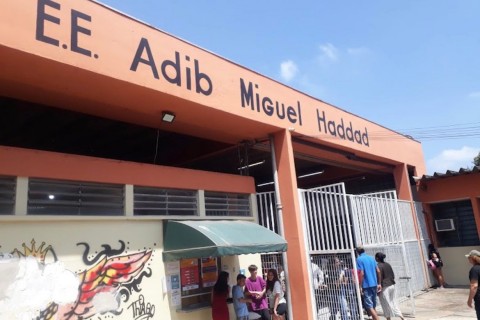 Pais e alunos se mobilizam por manutenção do Ensino Médio diurno no Jardim Santa Gertrudes, em Jundiaí