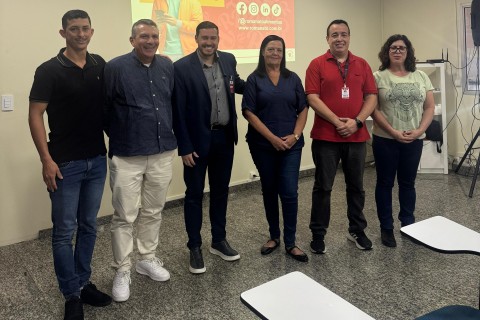 Vice Prefeito João Paulo acompanha visita alunos da EE Nathanael Silva a empresa de Várzea Paulista